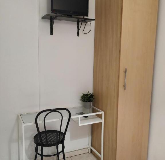 اتاق استاندارد یک نفره, Hostal Abitum Madrid