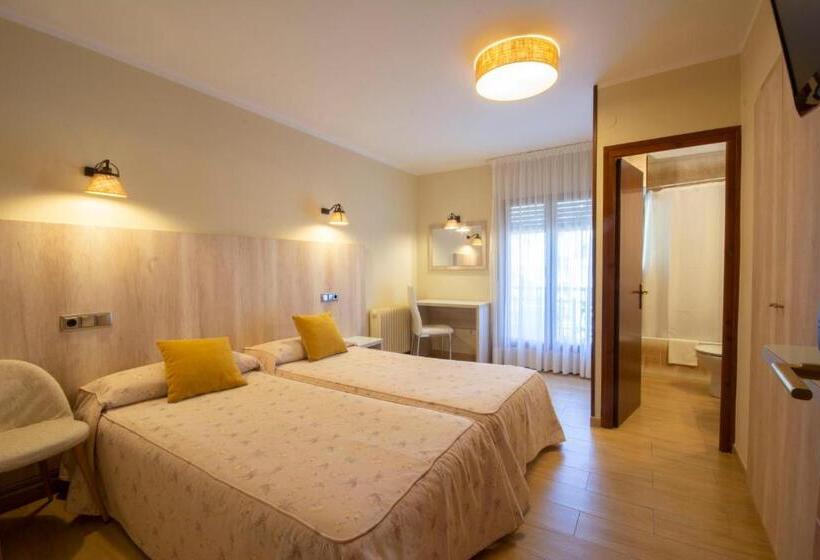 Номер Стандарт Вид на Реку, Hostal Noguera
