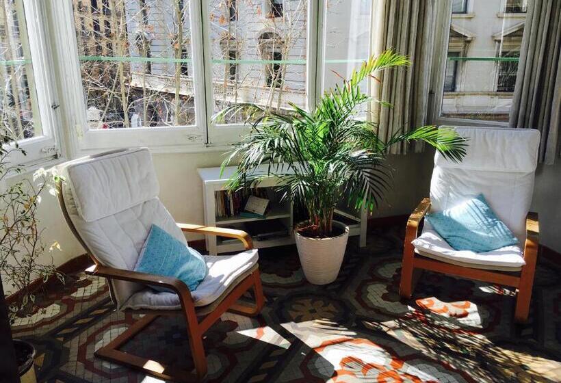 اتاق استاندارد با بالکن, Hostal Eixample