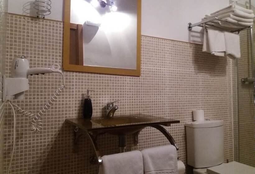 Четырехместный Номер Стандарт, Hostal La Catedral