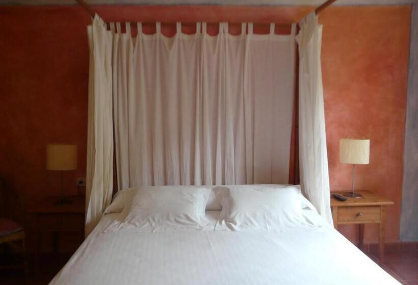 Номер Стандарт, Hostal L´ou De Reig