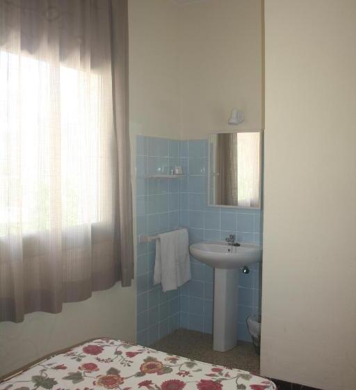 Номер Стандарт Совместная Ванная, Hostal Torre Mar