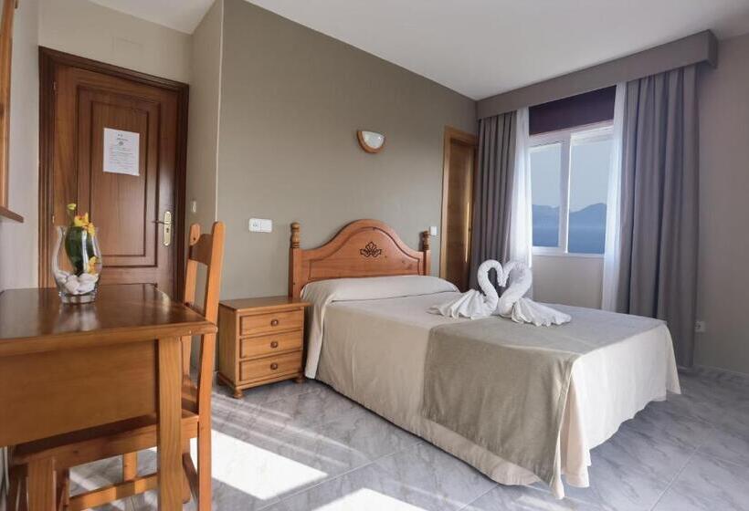 Номер Стандарт с Террасой, Pensión Residencia Cecilia