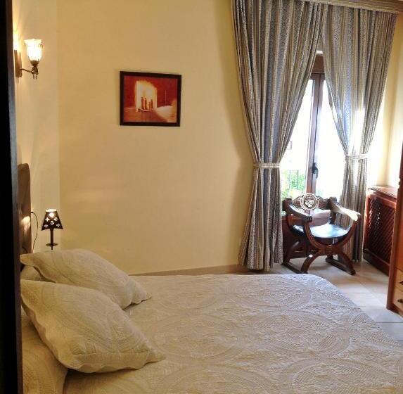 חדר סטנדרט לשלושה, Hostal Cerezo 2