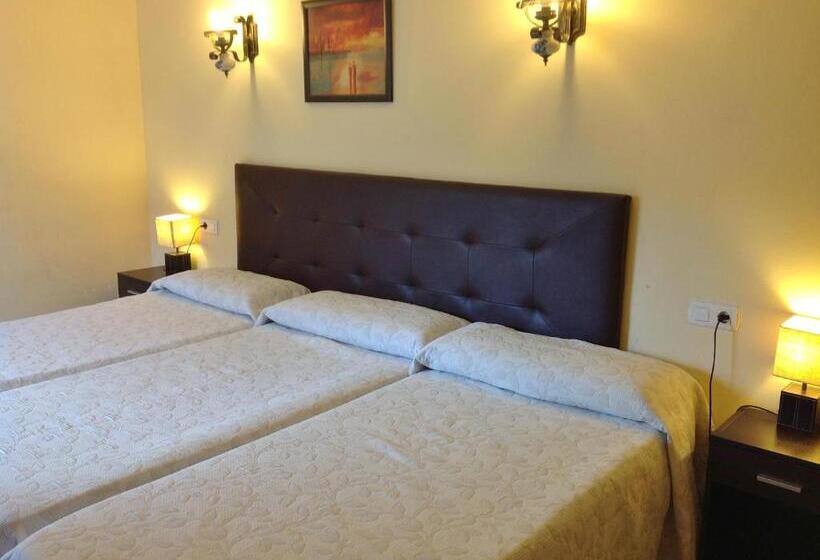 חדר סטנדרט לשלושה, Hostal Cerezo 2