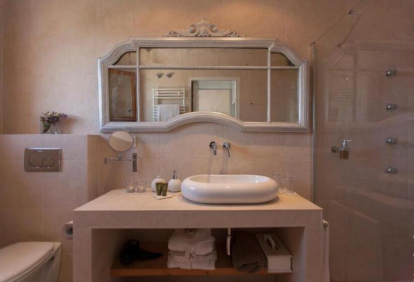 سوییت جونیور, Montjuic Boutique Bed & Breakfast Girona