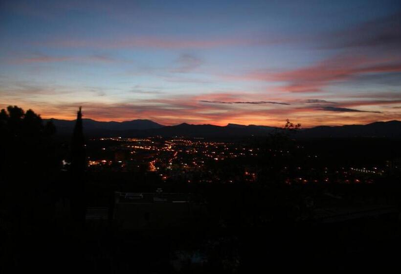 جناح جونيور, Montjuic Boutique Bed & Breakfast Girona