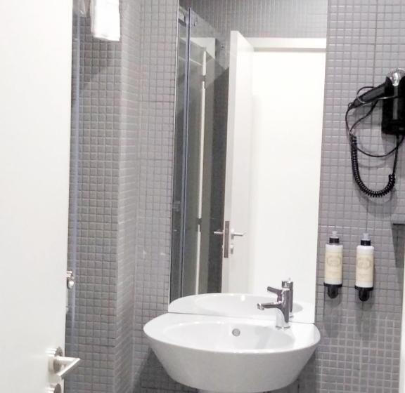 سوییت جونیور, Souto Guest House