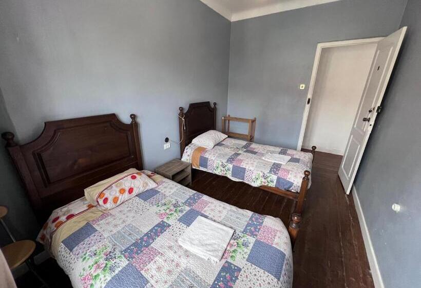 اتاق استاندارد با سرویس بهداشتی مشترک, Fernando Guest House