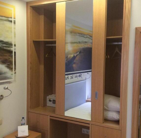 سوئیت با تخت بزرگ, Guest House A&z