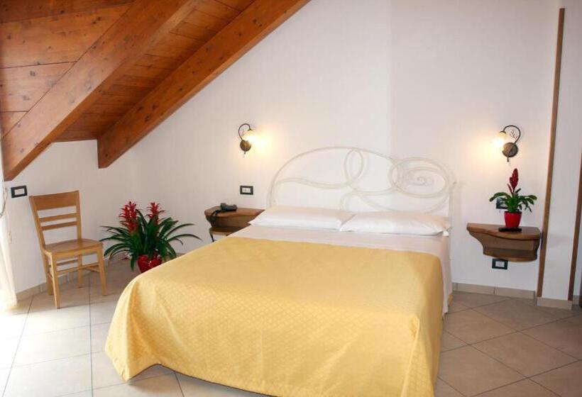 Четырехместный Номер Классик, Gilda Inn Agerola