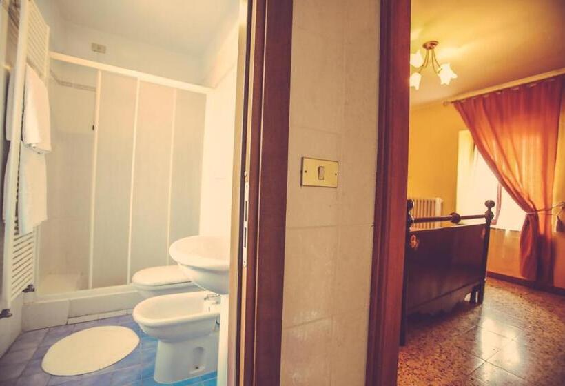 اتاق استاندارد با تخت بزرگ, Agriturismo I Surì Asti