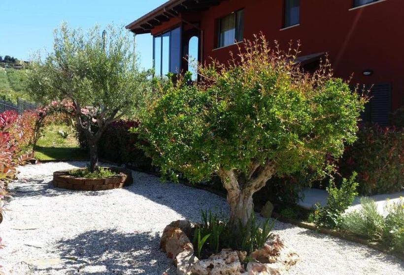 اتاق کلاسیک چهارنفره, Country House Ciliegia Rossa