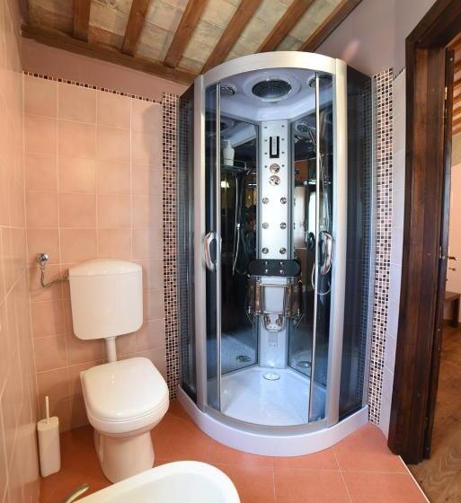 Люкс Повышенной Комфортности, Agriturismo  La Valle Degli Ulivi