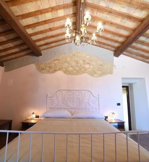 Люкс Повышенной Комфортности, Agriturismo  La Valle Degli Ulivi
