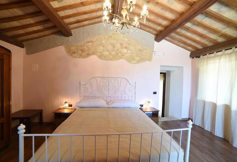 Люкс Повышенной Комфортности, Agriturismo  La Valle Degli Ulivi