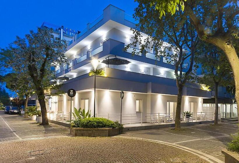 带1个卧室的带阳台的公寓, Residence Armony