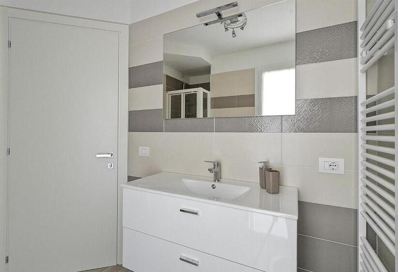 带1个卧室的带阳台的公寓, Residence Armony