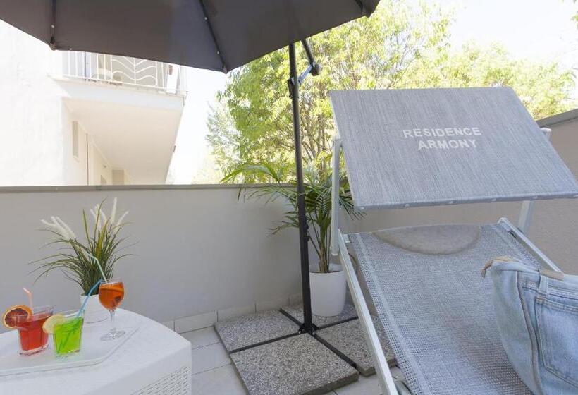带1个卧室的带阳台的公寓, Residence Armony
