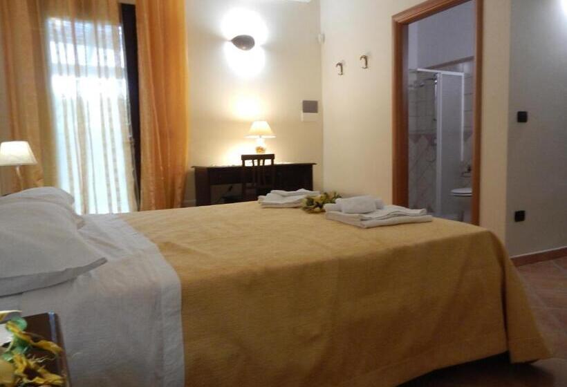 Номер Стандарт, Agriturismo Monte Degli Angeli