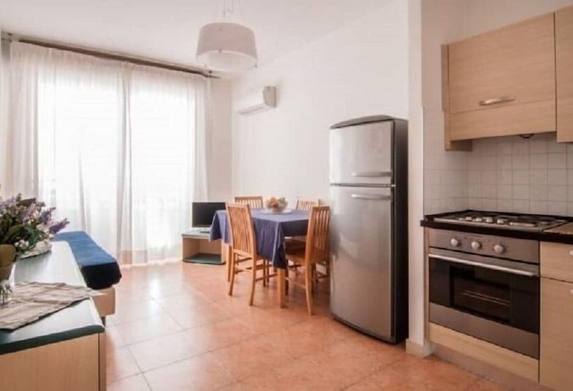 آپارتمان 1 خوابه با بالکن و چشم‌انداز دریا, Residence La Rosa Di Nettuno