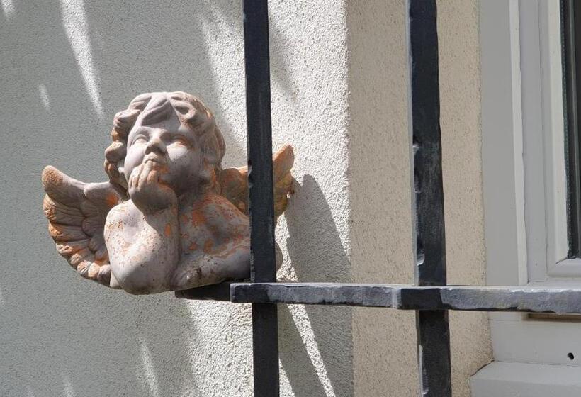 Номер Стандарт, La Ruette Aux Loups