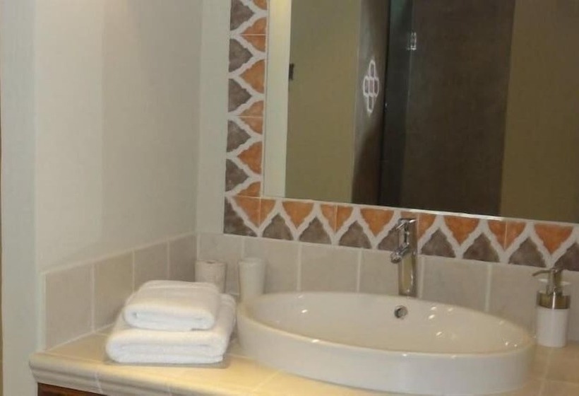 Люкс, Chambres Du Vieux Bistrot