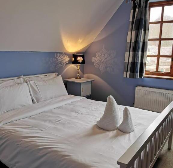 Номер Deluxe, The Compasses Inn