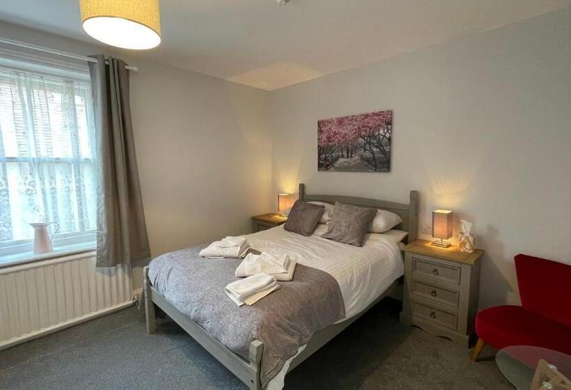 Номер Стандарт, Anglebury House