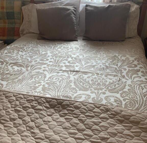 Cameră Standard cu Baie Comună, The Pines Guest House