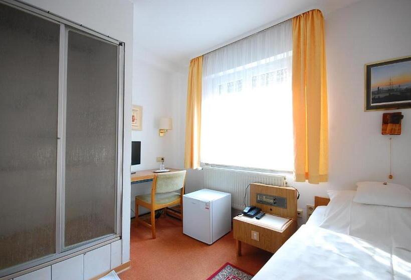 اتاق استاندارد یک نفره, Haus Isenburg