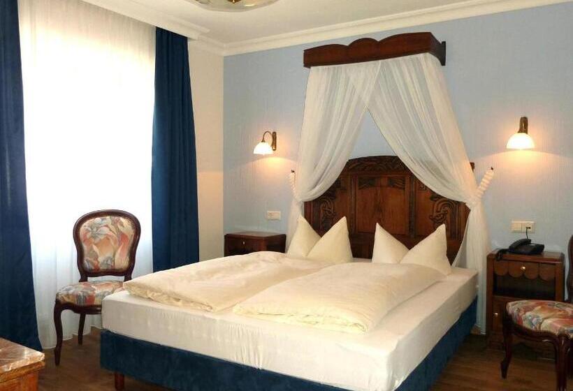 Люкс Повышенной Комфортности, Historisches Genusshotel Löwen