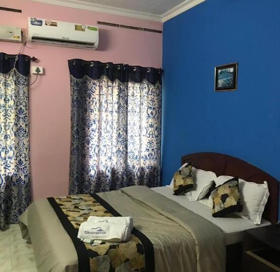 디럭스 룸, Indraprastham Tourist Home
