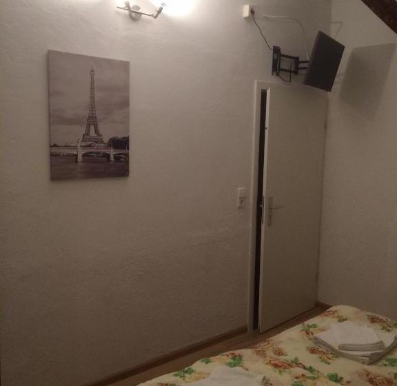 Номер Стандарт, Pension Lefebvre
