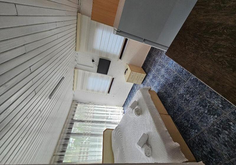 带泳池观景的豪华房, Moloppor Villa