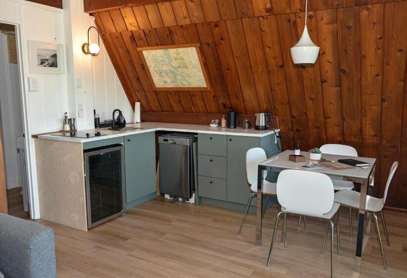 کابین, The Shoreline Tofino