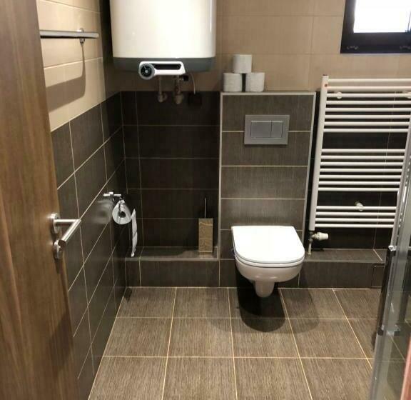 Трехместный Номер Стандарт с Балконом, Penzion U Larvů