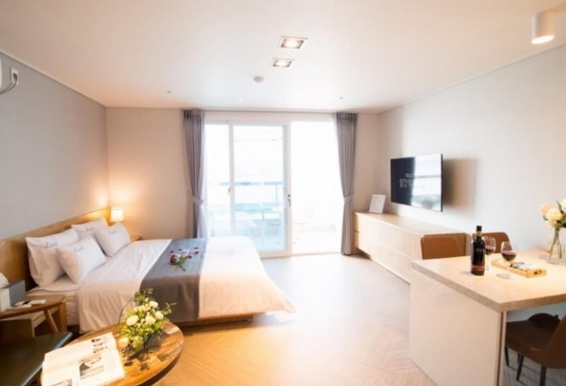 اتاق استاندارد با چشم‌انداز دریا, Lium Spa Hostel