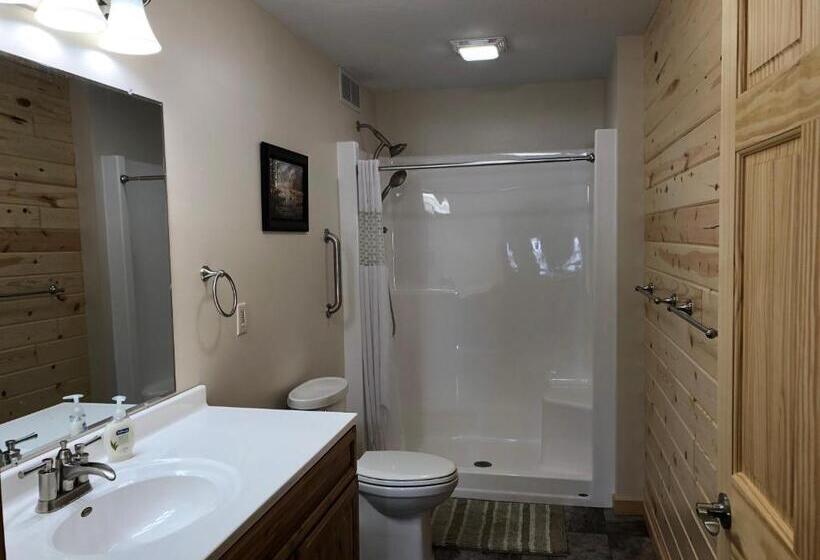 1 Bedroom Apartment Lake View, Dunrovin Resort