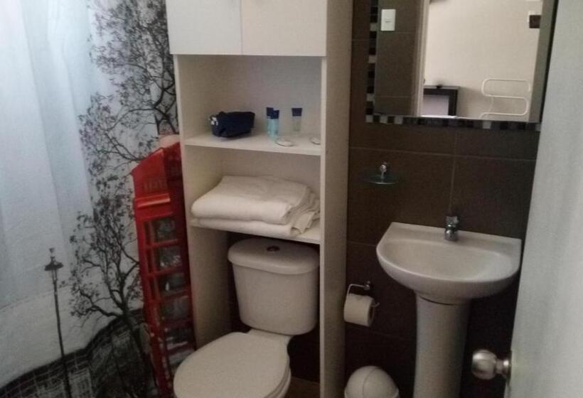 Четырехместный Номер Стандарт, Hostal Los Castanos