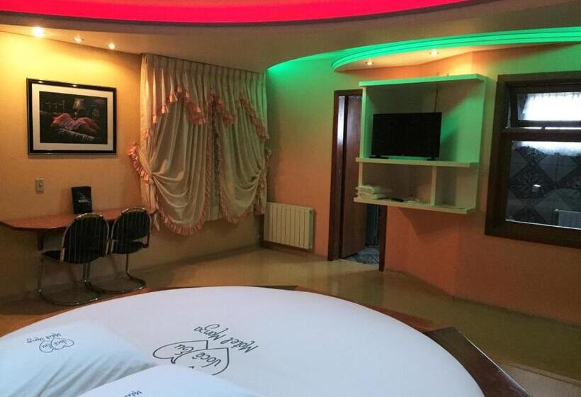 디럭스 룸, Motel Monza