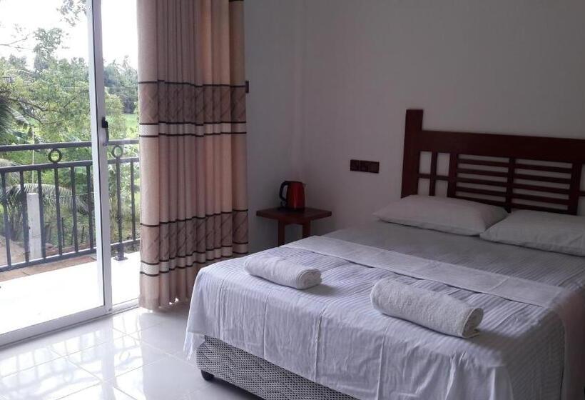 اتاق لوکس با بالکن, Risenlak Holiday Resort