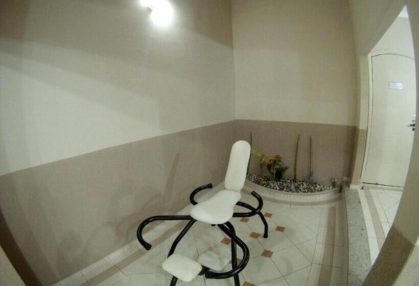 자쿠지 스위트, Flamboyant