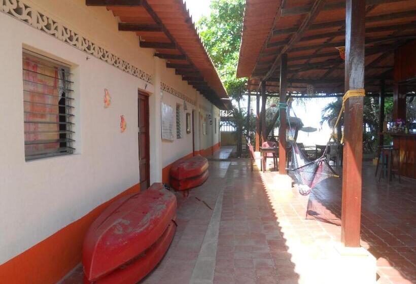 Triple Room Sea View, Beach Hostal Oasis
