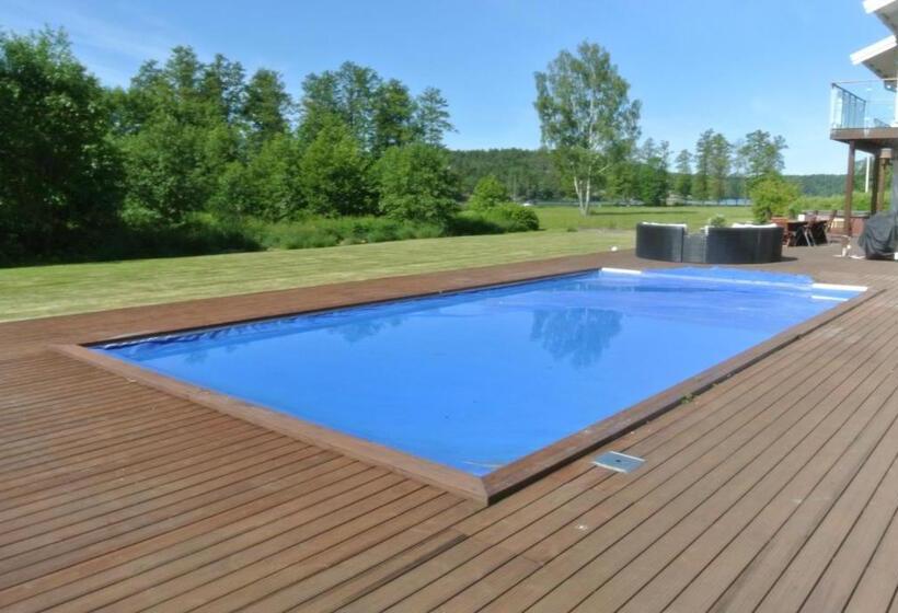 Номер Стандарт Вид на Озеро, Room By Water