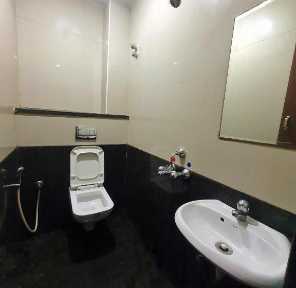 Номер Economy, Bhimas Inn  Puratchi Thalaivar Dr M G Ramachandran Central Railway Station Chennai