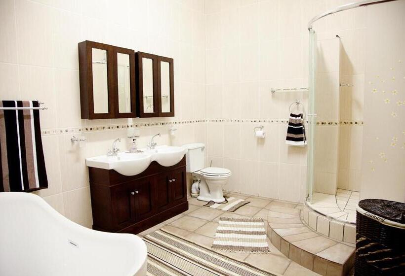 Президентский Люкс, Dei Gratia Guest House
