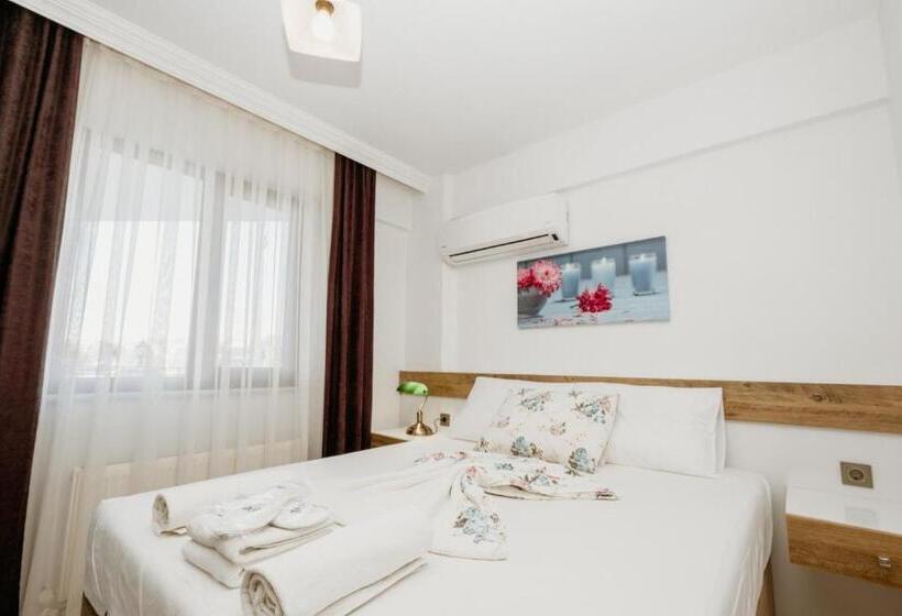 سوئیت با بالکن, Azra Apart & Otel