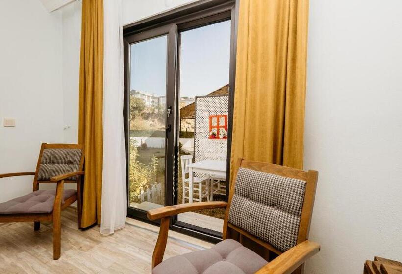 اتاق استاندارد با چشم‌انداز باغ, Azra Apart & Otel