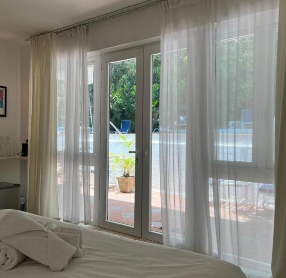 Номер Deluxe, Oceanic   Luxury Boutique